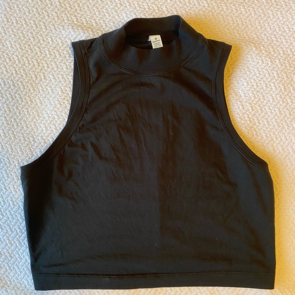 Lululemon black cropped tank size 8